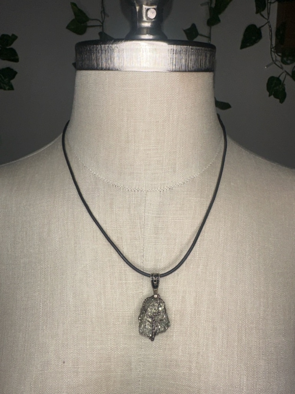 Gold Silver Color Wire Wrapped Geode Necklace Boho Lobster Claw Crystal Sparkly